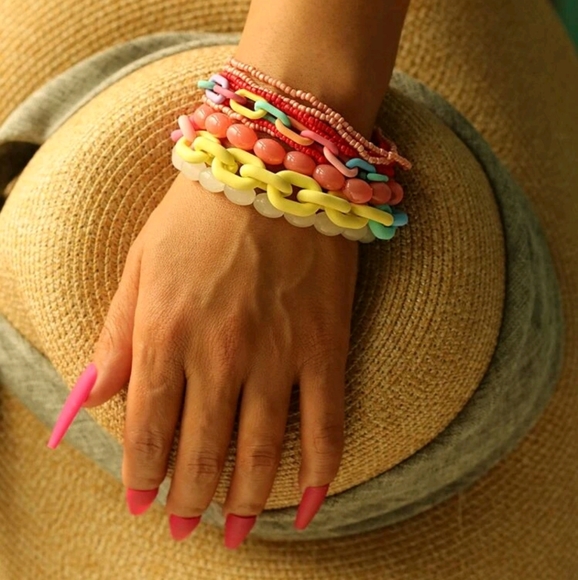 Bracelets - Picture 2 of 4